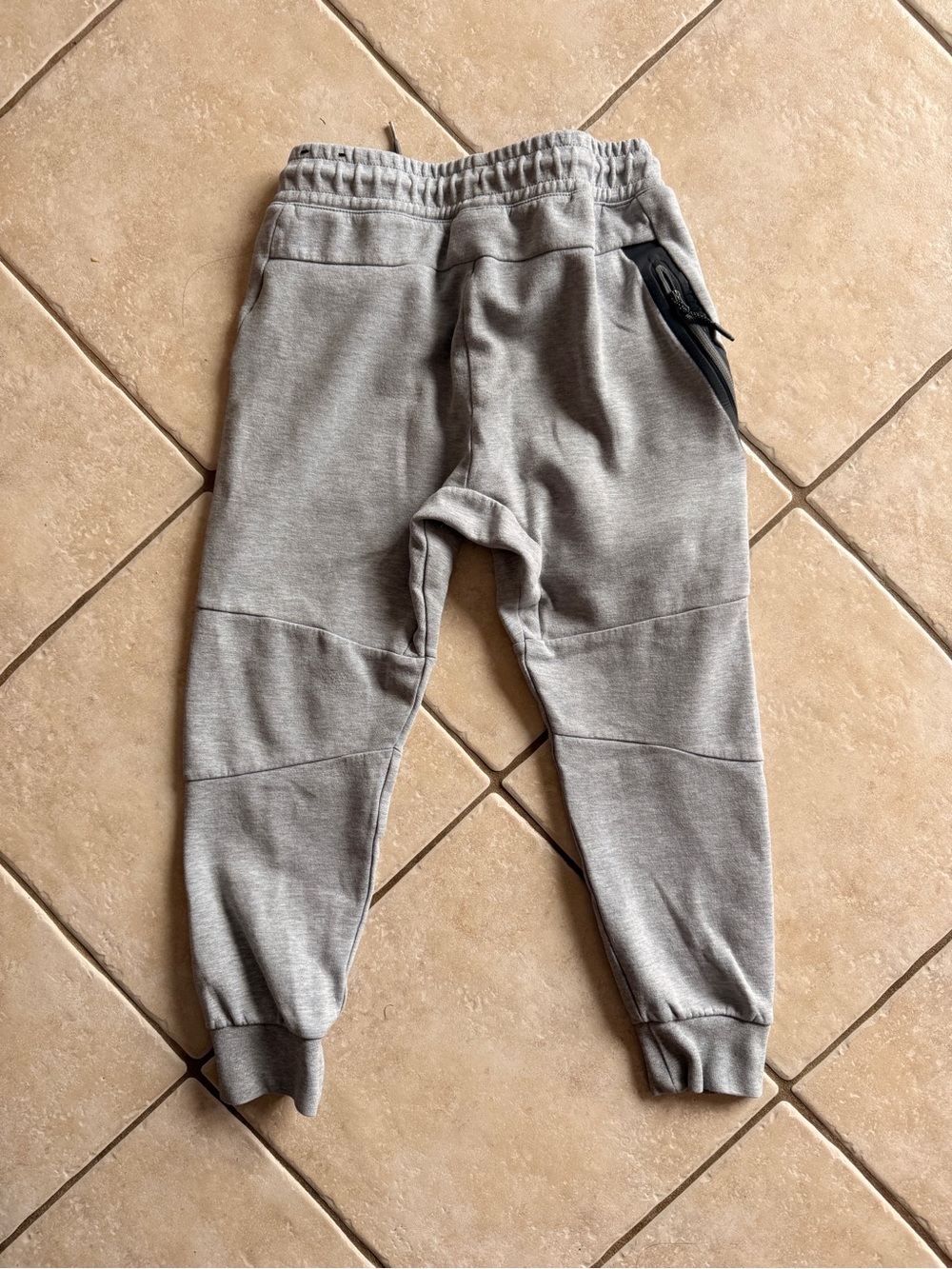 Nike Tech Fleece Kids' Gray Jogger Pants - Picture 2 of 4